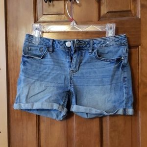 Lauren conrad size 6 rolled cuff shorts